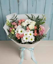 Букет цветов из:  Розы, Лизиантусы и Хризантемы в Катав-Ивановске