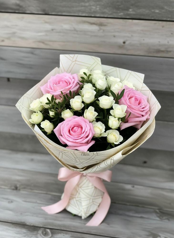 Букет цветов из: Розы в Катав-Ивановске