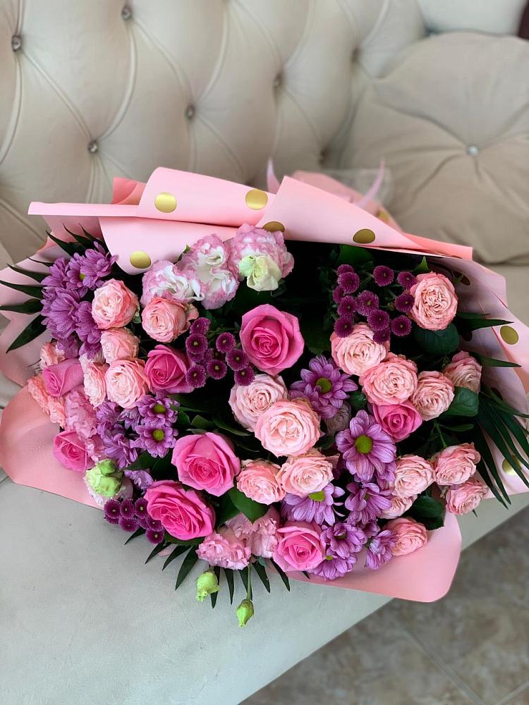 Букет цветов из: Хризантемы, Розы и Лизиантусы в Катав-Ивановске