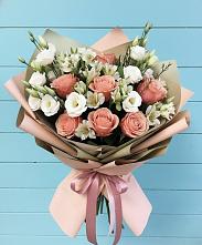 Букет цветов из:  Розы, Альстромерии и Лизиантусы в Катав-Ивановске