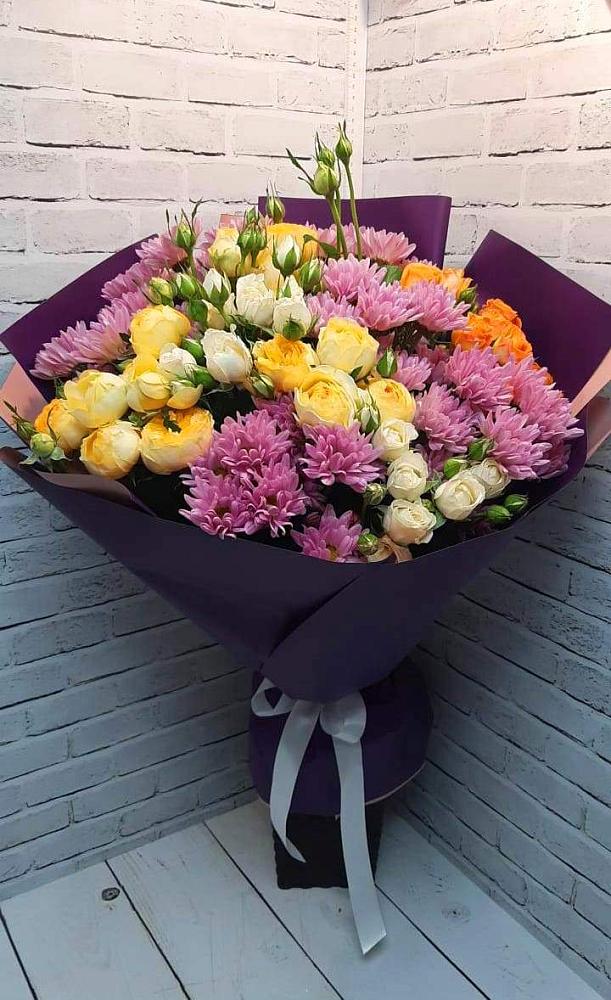 Букет цветов из: Хризантемы и Розы в Катав-Ивановске