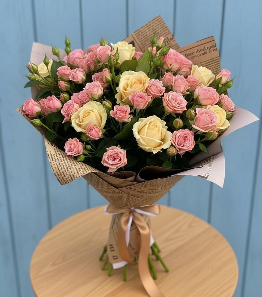 Букет цветов из: Розы в Катав-Ивановске
