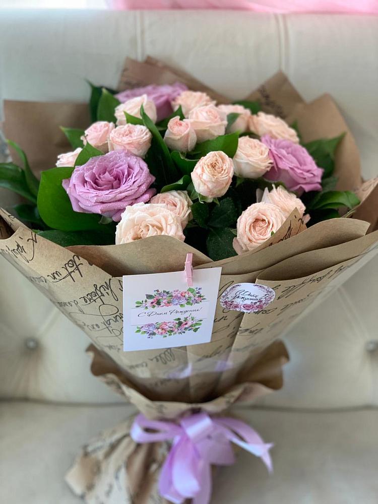 Букет цветов из: Розы в Катав-Ивановске