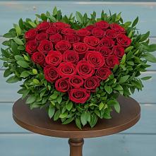 Цветочная композиция из Розы в виде сердца в Катав-Ивановске