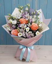 Букет цветов из:  Лизиантусы, Розы, Альстромерии и Гипсофила в Катав-Ивановске