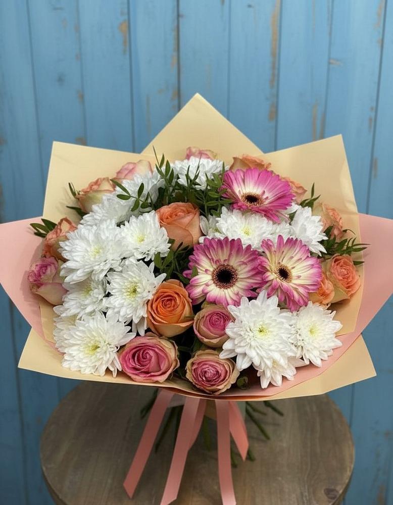 Букет цветов из: Розы, Герберы и Хризантемы в Катав-Ивановске