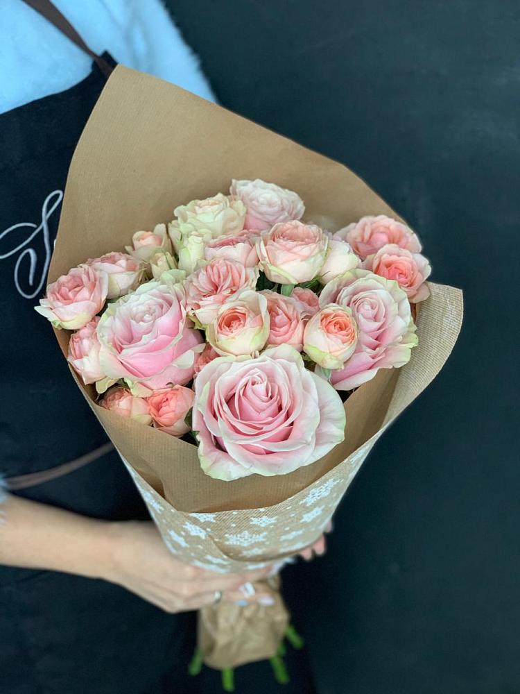 Букет цветов из: Хризантемы и Розы в Катав-Ивановске