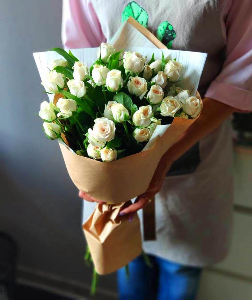 Букет цветов из: Розы в Катав-Ивановске