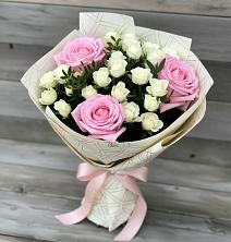 Букет цветов из:  Розы в Катав-Ивановске