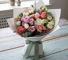 Букет цветов из:  Розы, Лизиантусы и Гвоздики в Катав-Ивановске