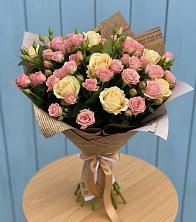 Букет цветов из:  Розы в Катав-Ивановске