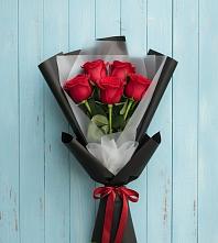 Букет цветов из:  Розы в Катав-Ивановске