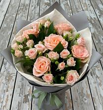 Букет цветов из:  Розы в Катав-Ивановске