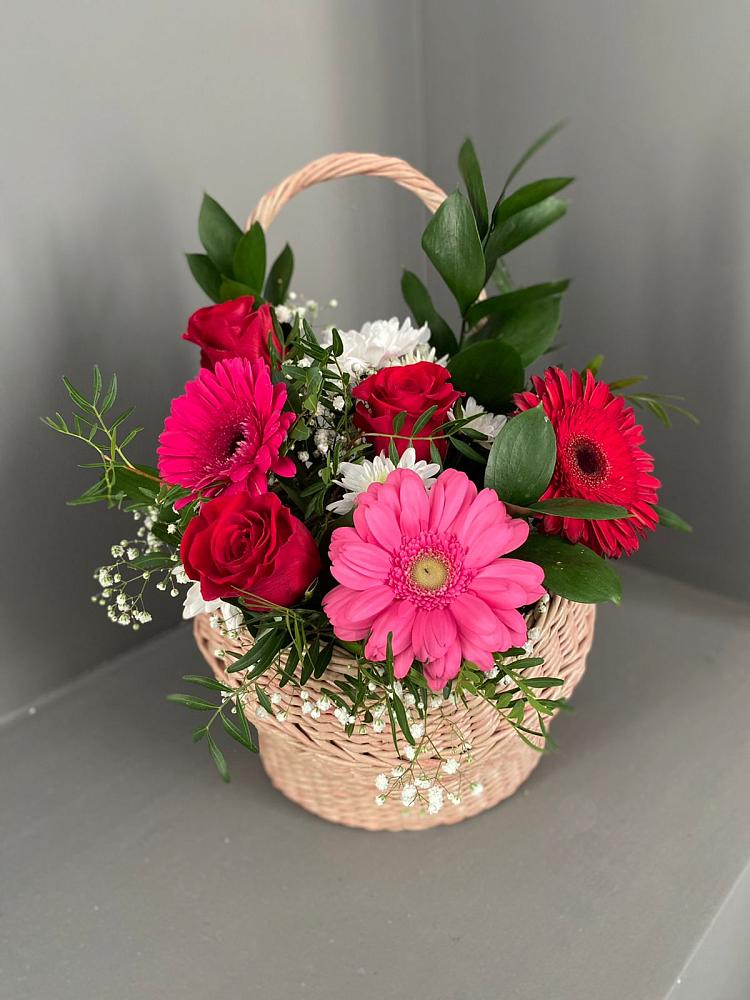 Цветочная композиция из Розы, Хризантемы и Герберы в корзине в Катав-Ивановске