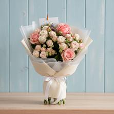Букет цветов из:  Розы в Катав-Ивановске