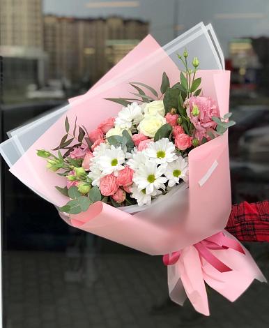 Букет цветов из: Розы, Лизиантусы и Хризантемы в Катав-Ивановске