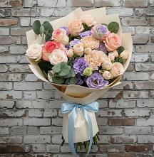 Букет цветов из:  Розы, Лизиантусы и Гвоздики в Катав-Ивановске