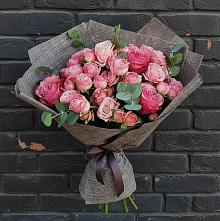 Букет цветов из:  Розы в Катав-Ивановске