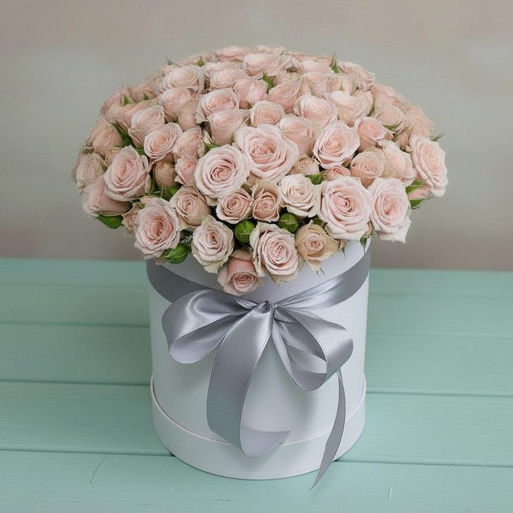 Цветочная композиция из Розы в шляпной коробке в Катав-Ивановске